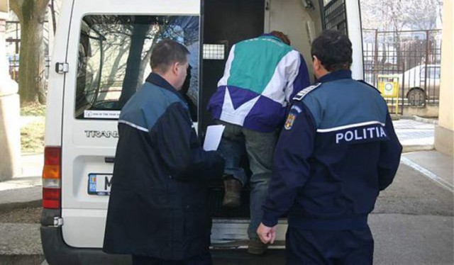 CERNAVODĂ: Bărbat ARESTAT după ce a FURAT 3 MAȘINI și a făcut accidente