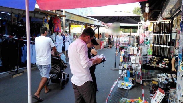 Taxa aplicată micilor comercianţi din Satul de Vacanţă şi Mamaia, CONTESTATĂ în instanţă