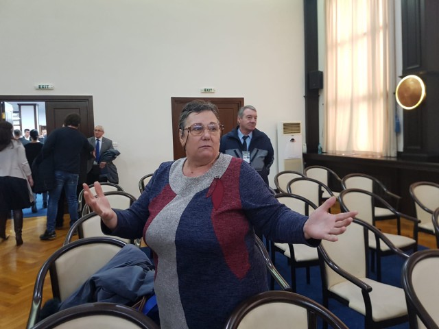 Pentru prima dată la o şedinţă de Consiliu Local. O constăţeancă i-a îndemnat pe aleşi să renunţe la taberele politice