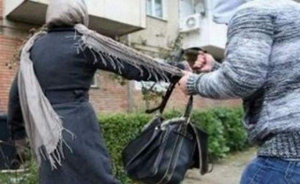 Un tâlhar proaspăt ieșit din închisoare își continuă 'activitățile' pentru care a fost condamnat!