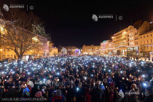 Proteste în Polonia după decesul primarului din Gdansk