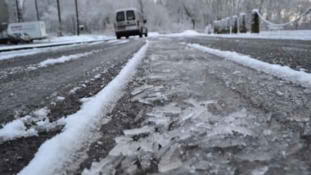 Atenție, șoferi! Există riscul formării de polei pe DN 2A, între Ovidiu și Dorobanțu
