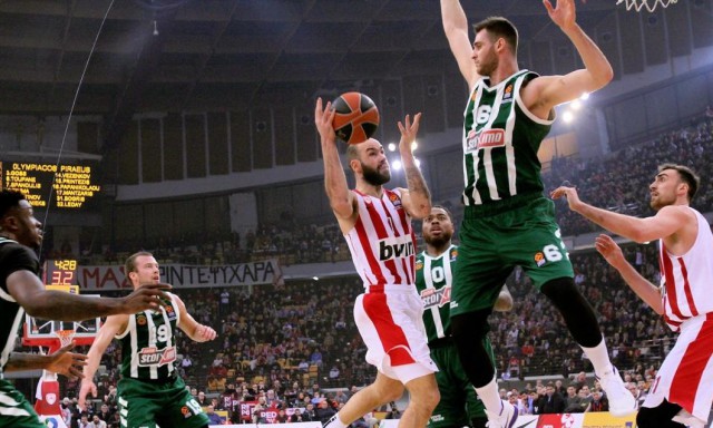 Olympiakos - Panathinaikos 79-65. Spectacol total între cele mai mari rivale din baschetul european