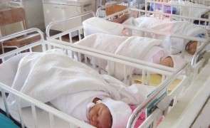 COPIII MOR CU ZILE, în așteptarea unui loc în spital…