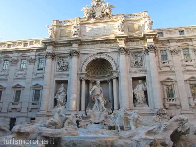 Primăria Romei şi Biserica Catolică se ceartă pe banii aruncaţi de turişti în Fontana di Trevi