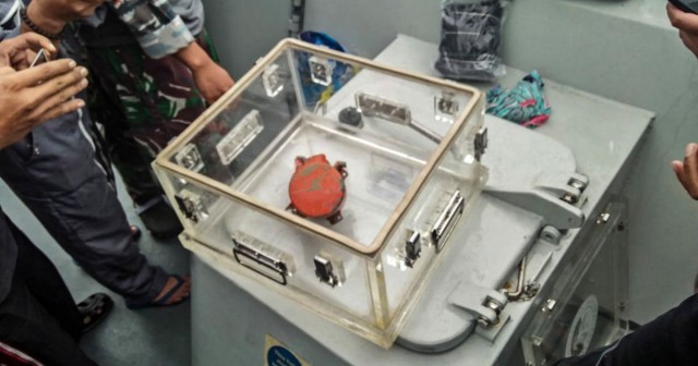 Indonezia: A fost descoperită a doua cutie neagră a avionului Lion Air prăbuşit