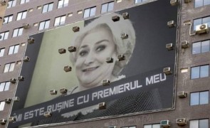 Modelul ceh prinde și în România: Un celebru actor a declanșat campania 'Îmi este rușine cu premierul meu'