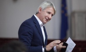 DISENSIUNI în Guvern! Ministrul Muncii îi reproșează lui Eugen Teodorovici decizia luată: 'Eu aș fi pus comision zero'