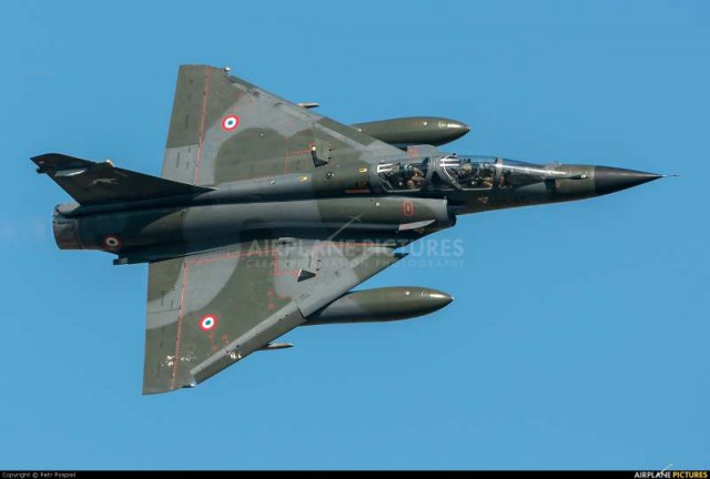 Alertă la Paris: Un avion de vânătoare Mirage 2000 a dispărut de pe radare în estul Franţei