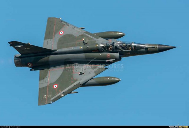 Alertă la Paris: Un avion de vânătoare Mirage 2000 a dispărut de pe radare în estul Franţei