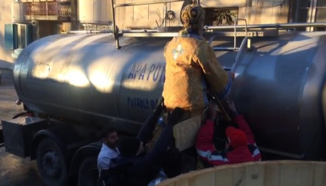 IPS Teodosie a sfințit cisternele cu apă! La un moment dat s-a dezechilibrat... VIDEO