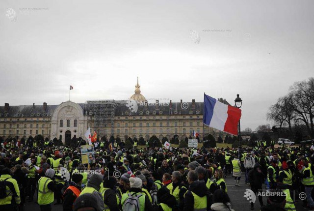 Franţa: 'Vestele galbene' au manifestat la Paris, în al zecelea weekend consecutiv de proteste