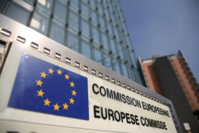 Comisia Europeană cere statelor UE să încheie acorduri pentru debarcarea migranţilor