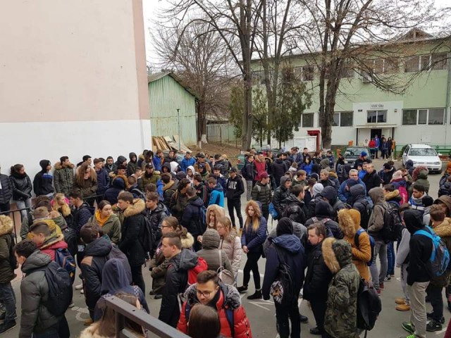 TULCEA: Momente de reculegere în școlile unde au învățat cei doi tineri uciși de un șofer BĂUT!