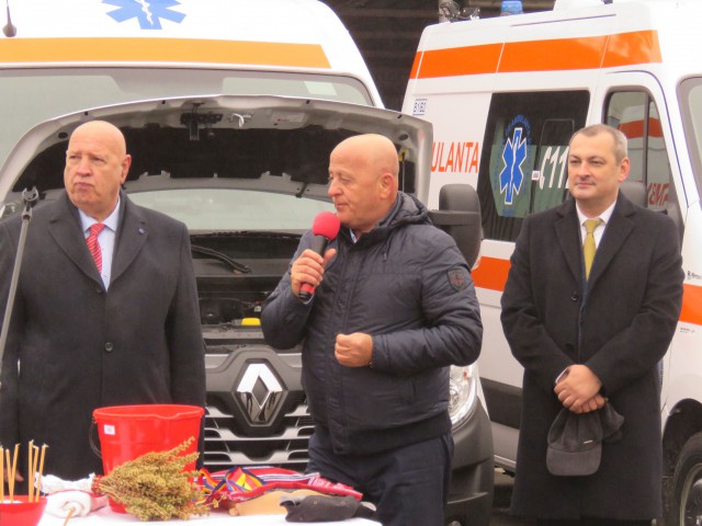 Șase autospeciale noi, inaugurate la Serviciul de Ambulanță Județean Tulcea