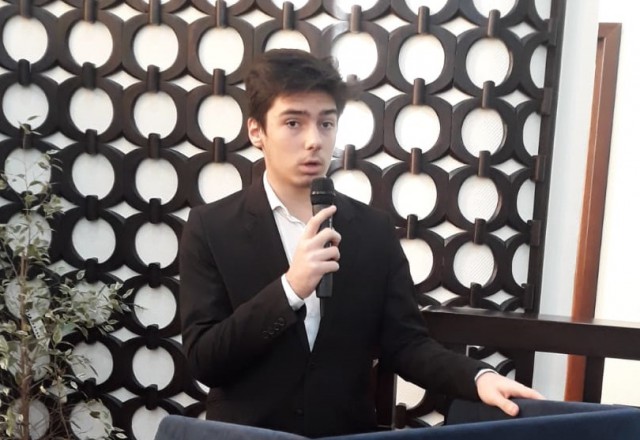 Asociaţia Elevilor solicită primarului şi Consiliului Local creşterea burselor