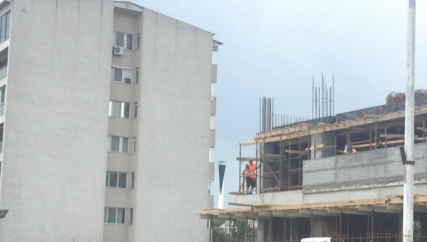 Blocul cu 8 etaje din spatele Centrului de Scafandri va suferi modificări