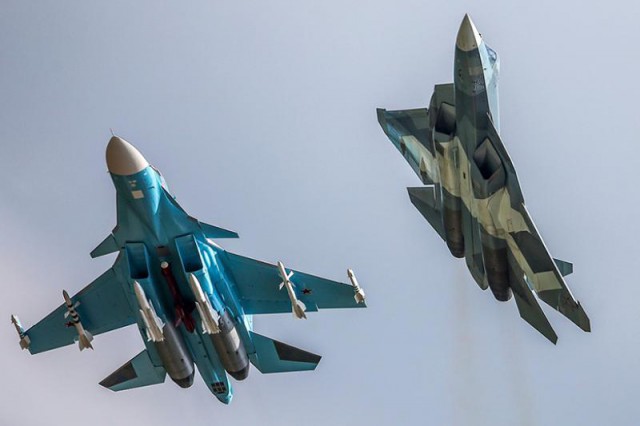 Rusia: Coliziune între două bombardiere Su-34 în aer; echipajele au supravieţuit