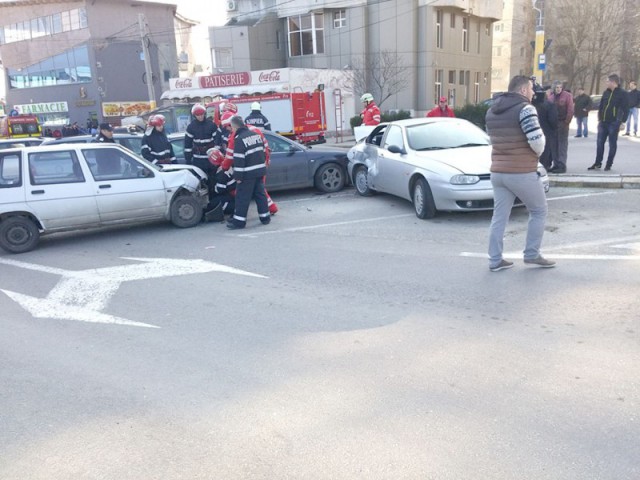 Tânărul care a făcut PRĂPĂD la intrare în Mamaia și care își făcea șpriț la volan, PRINS cu o mașină FURATĂ!