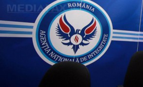 Un primar a pierdut procesul de incompatibilitate, după ce Consiliul Local a încheiat contracte de lucrări de 91.500 lei cu o firmă a fratelui său