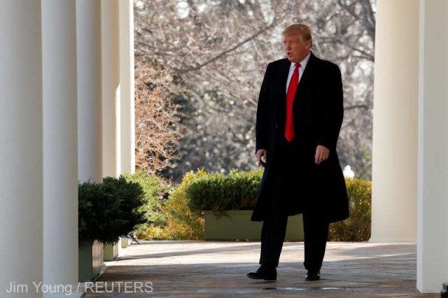 Jumătate dintre americani nu au deloc încredere în Donald Trump
