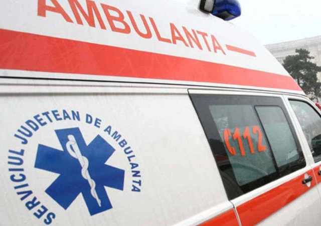 Ambulanță cu pacient, implicată în accident la Hârșova!
