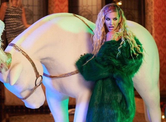 Andreea Bănică, taxată dur pentru cea mai sexy poză. 