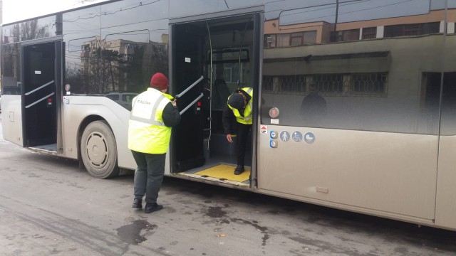 Este epidemie de gripă! În Constanța se dezinfectează autobuzele VIDEO