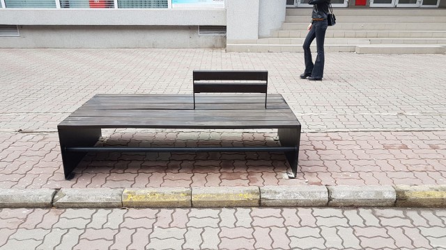 Au fost înlocuite BĂNCILE de pe STRADA ŞTEFAN CEL MARE