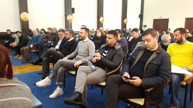 Conducerea CJC AVERTIZEAZĂ - Consilierii judeţeni PNL acţionează imprudent