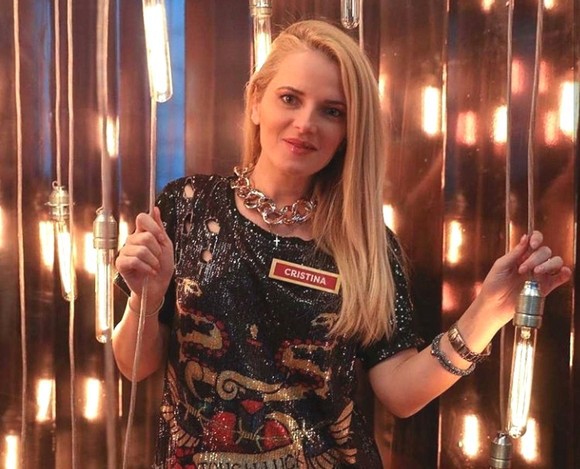A dat trei lovituri după Eurovision: contract cu PRO TV, logodită şi însărcinată