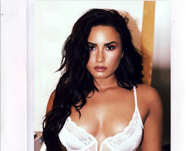 Demi Lovato, la un pas de moarte după o supradoză de droguri, trei atacuri cerebrale şi un atac de cord