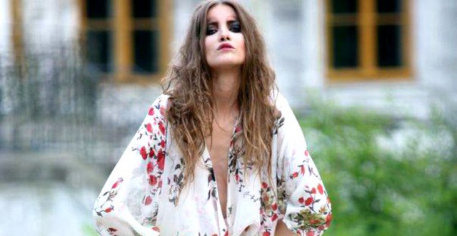Lidia Buble, luată la ochi de Iulia Albu. „Nu face cinste unei domnișoare care se pretinde cu stil”