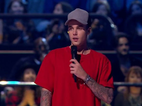 Justin Bieber şi-a lansat o colecţie de modă