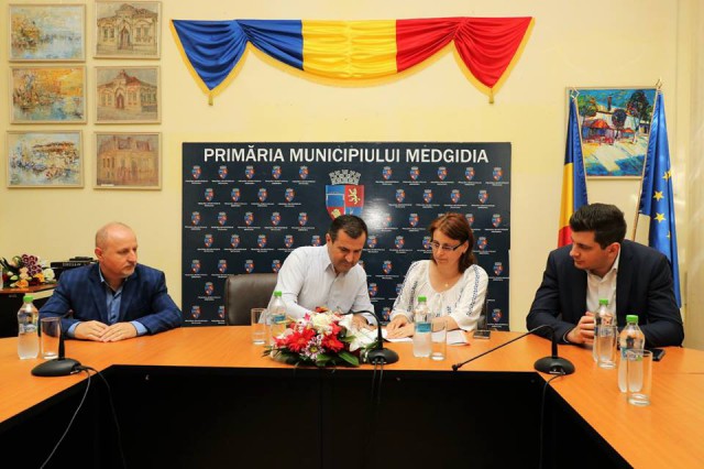 Curtea de Conturi, ÎN CONTROL la Primăria Medgidia: contracte atribuite la limita legii și tranzacții printr-o bancă comercială, în loc de Trezorerie