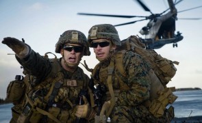 Marea Britanie bate cu pumnul în masă: Cere NATO o desfăşurare majoră de trupe în Europa