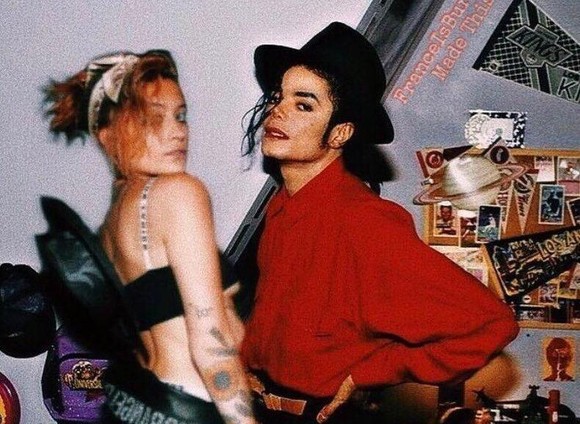 Fiica lui Michael Jackson a ajuns la spital după acuzaţiile aduse tatălui ei