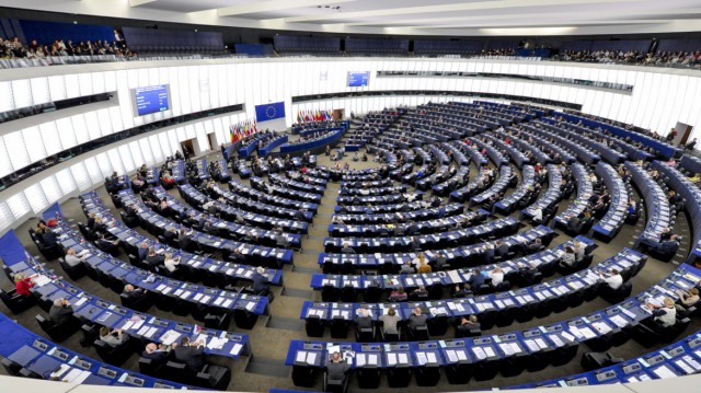 Parlamentul European a aprobat interzicerea produselor din plastic de unică folosinţă din 2021