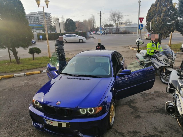 Individul care comitea FURTURI ÎNARMAT a fost PRINS la volan fără permis, în Constanța!