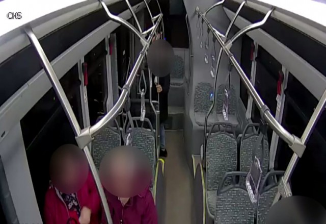 VIDEO. Autobuze RATC, ATACATE cu pietre și ouă!