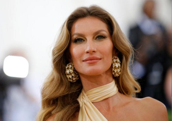 Gisele Bundchen, la un pas de distrugere după despărţirea de Di Caprio: „Mă înecam în alcool şi tutun“
