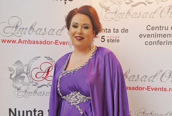 Oana Roman e pusă pe fapte mari! S-a înscris la pilates