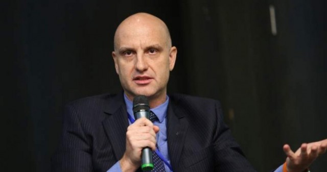 Petrescu (HORA): Propunem ca bacşişul să fie evidenţiat separat pe bonul fiscal, dar fără să se supună cotei de TVA