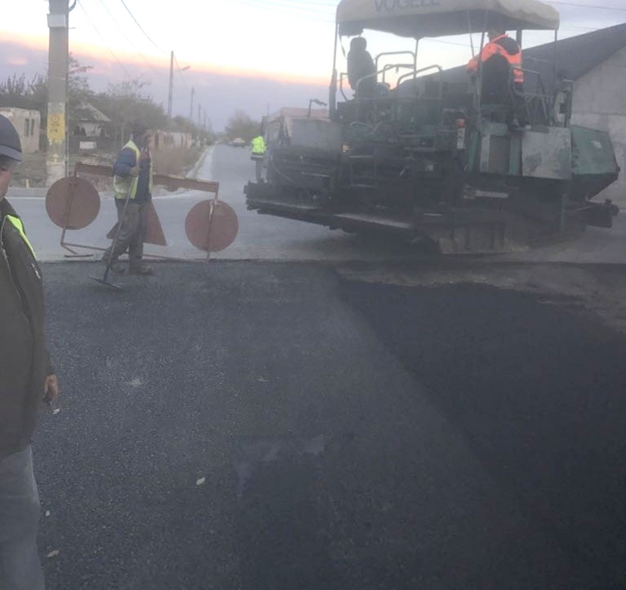 Contracte de 150 de milioane de euro. DRDP Constanţa cumpără fără licitaţie 5.000 de tone de asfalt de la o firmă de casă Contracte de 150 de milioane de euro. DRDP Constanţa cumpără fără licitaţie 5.000 de tone de asfalt de la o firmă de casă
