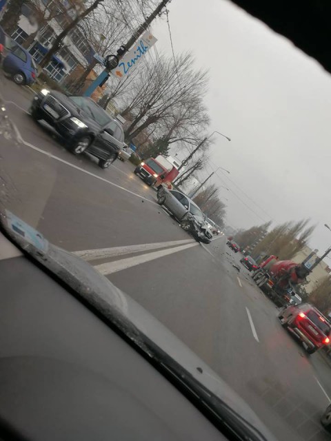 Accident rutier în Mamaia! A intrat PE CONTRASENS, două maşini sunt PRAF! VIDEO