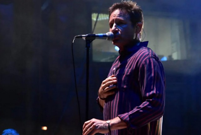 David Duchovny a întârziat 30 de minute la concertul din București și s-a speriat de-o pană de curent