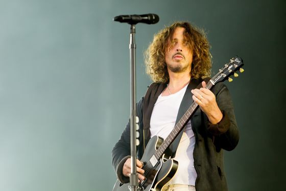Brad Pitt produce un documentar despre regretatul star rock Chris Cornell