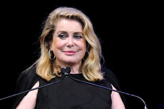 Actriţa Catherine Deneuve a lansat noul său film care explorează drama radicalizării islamiste