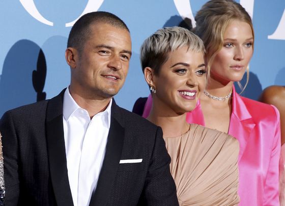 Cântăreaţa Katy Perry şi actorul Orlando Bloom s-au logodit, de Valentine's Day