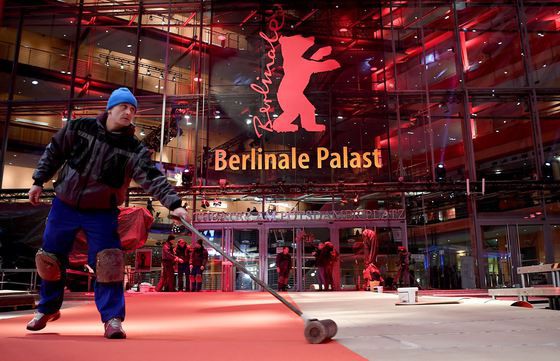 Cinematografele de artă cer organizatorilor Berlinale să nu mai includă filme produse pentru Netflix în competiţie